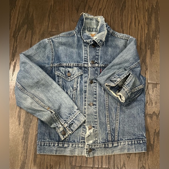 Levi’s Jacket - Picture 3 of 16